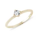 Prstýnek ze žlutého zlata s briliantem KLENOTA