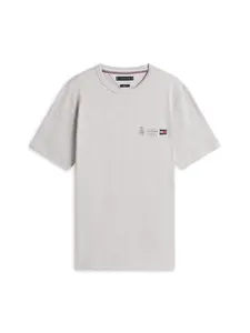 Tommy Hilfiger Small Crest Outline Tee L