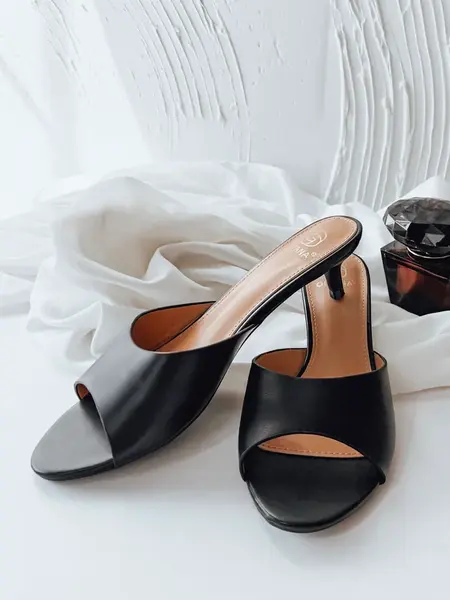 Klapki damskie DORIMI czarne Dstreet