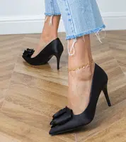 Gemre Black satin pumps with a flower Klerita