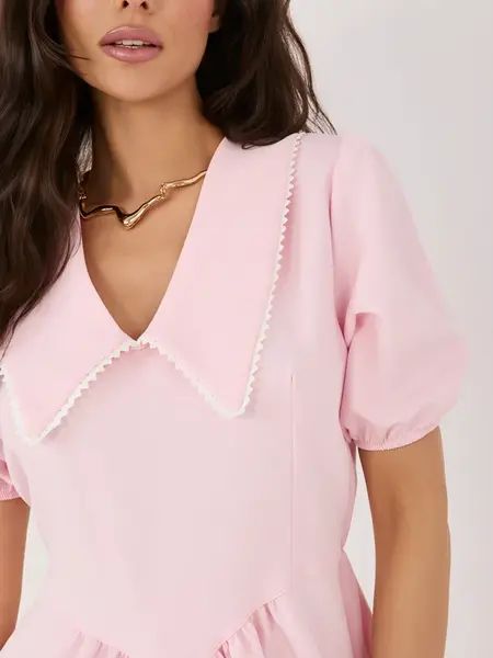 Mini šaty s límečkem, světle růžové