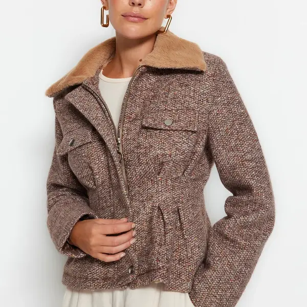 Trendyol Brown Prémiový plyšový kolkový kabát s golierom