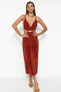 Trendyol Škoricové otváranie pása/Skater okno/Strih Pletené detailné štýlové večerné šaty s lemovaním