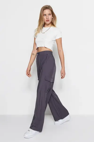 Dámske nohavice Trendyol Wide
