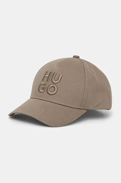 Bavlněná baseballová čepice HUGO hnědá barva, s aplikací, 50533409