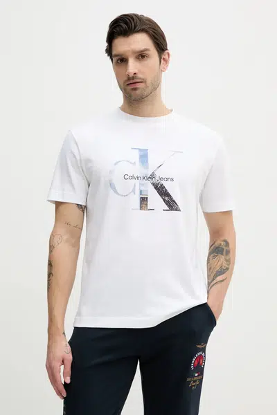 Bavlněné tričko Calvin Klein Jeans bílá barva, s potiskem, J30J327483