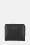 Kožená peněženka Tommy Hilfiger dámská, černá barva, AW0AW17499