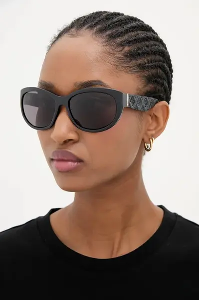 Sluneční brýle Guess