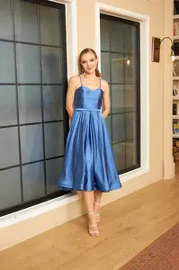 Carmen Indigo Saténové Midi Šaty bez Ramínek pro Zásnuby a Sliby