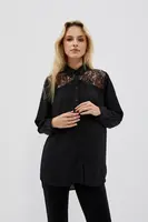 Košile s krajkou na ramenou