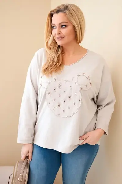Plus size dámská halenka s V-výstřihem béžová