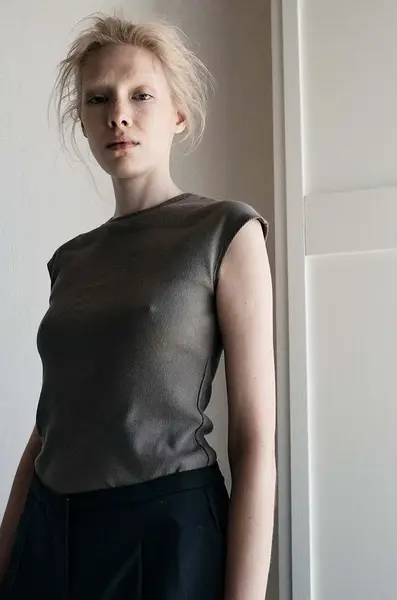 Muuv. Bavlněný top MUUV. TETE