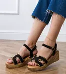 Gemre Black sandals with embroidery on the edges Lurisa