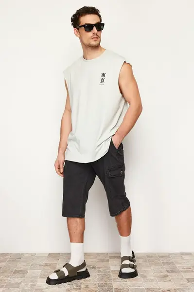 Trendyol antracitové bermudy s pravidelným pasem a cargo kapsami