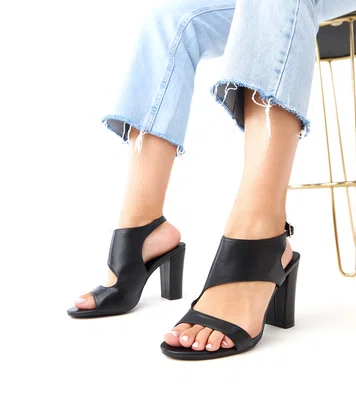 marka niezdefiniowana Black block heel sandals with ankle strap Sergida