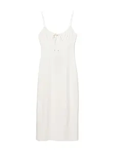 Pull&Bear Letné šaty  biela ako vlna