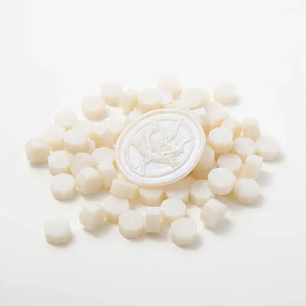 Illusory Color Sealing Wax Particles