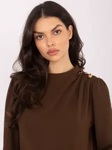 Hnědá halenka s ozdobnými knoflíčky