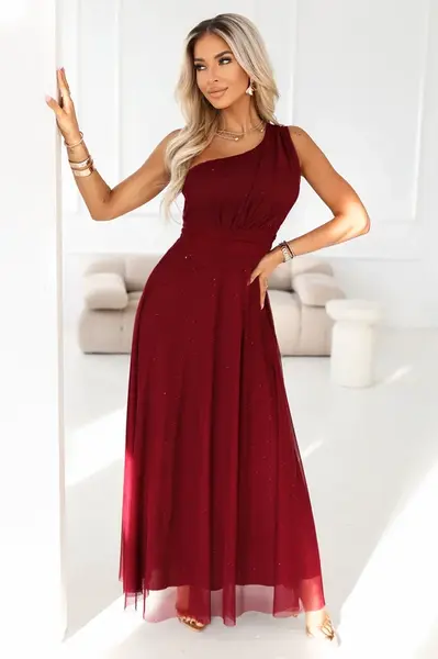 Dlouhé lesklé šaty na jedno rameno - bordó