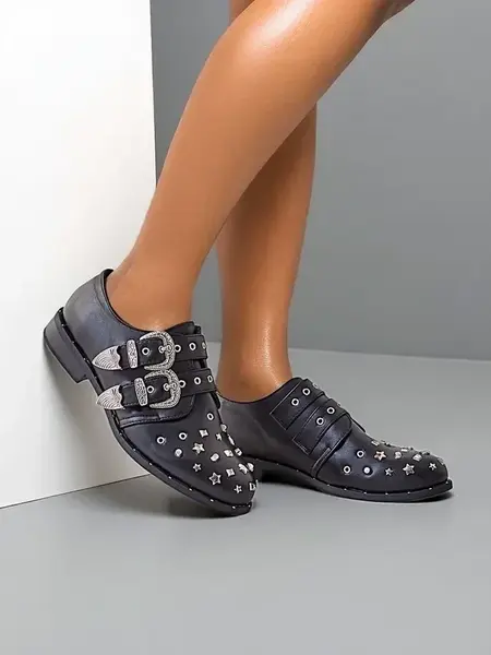 Resti Women's low shoes with studs and buckles Goffel