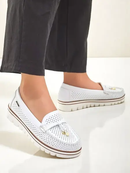 Resti Women's perforated moccasins Elissas