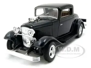 1932 Ford Coupe Black 1/24 Diecast Model Car by Motormax