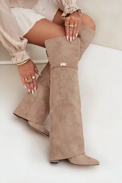 Boto Zateplené čižmy s ohnutým horným dielom nad kolenom s podpätkom blok béžové Serelle