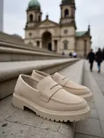 Resti Women's Edolia moccasins