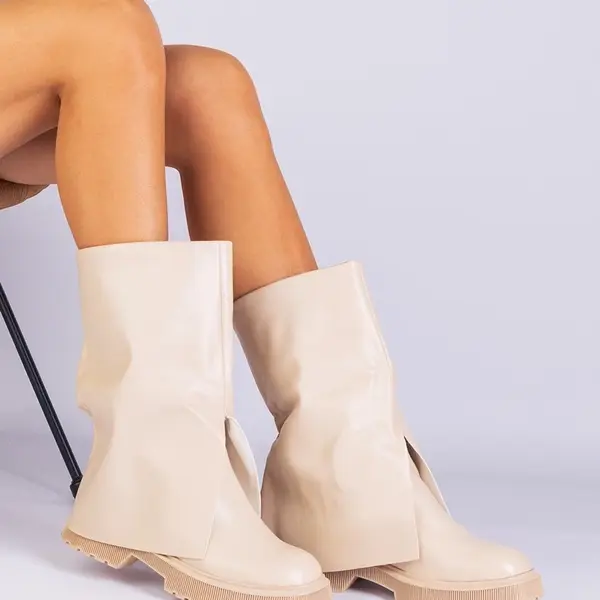 Gemre Beige ankle boots with a turned-down upper Rozalia