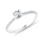 Briliantový zásnubný prstienok z bieleho zlata KLENOTA