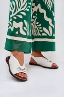 Boto Sandály Na Ploché Podpatky S Dekorací Eko Kůže Bílé Tillireta