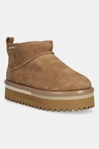 Semišové sněhule Tommy Jeans TJW FLATFORM SNOW BOOT SUEDE béžová barva, EN0EN02841