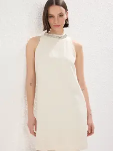 Trendyol Šaty  nebielená