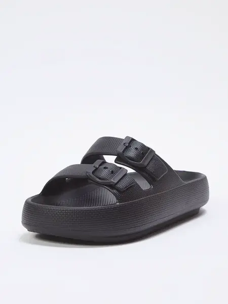 Trendyol Šľapky  čierna