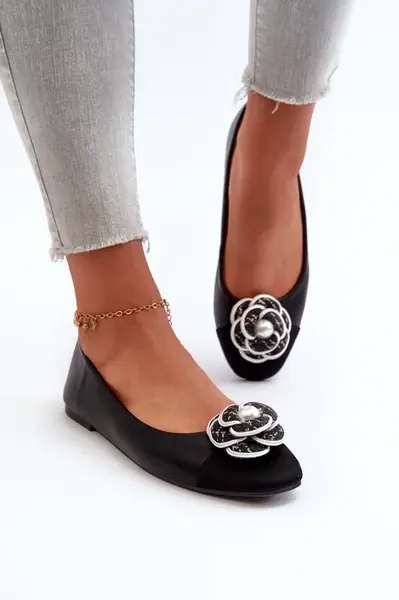 Boto Dámské baleríny z ekologické kůže s ozdobným prvkem černé Divinella