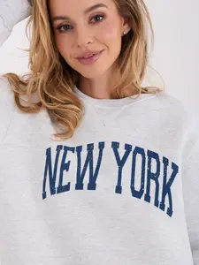 Světle šedá mikina New York