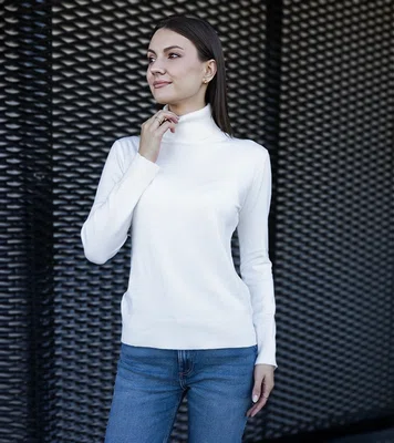 Gemre White loose-fit turtleneck Nida
