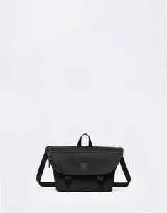 Herschel Supply Cove Small Messenger Black Tonal