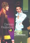 Pořád před přehlídkou (poškozená) - Daniela Flejšarová