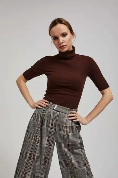 Žebrovaná roláková halenka