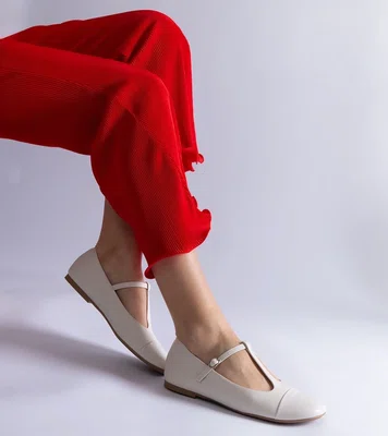 Gemre White ballet flats with patent toe Gloriana