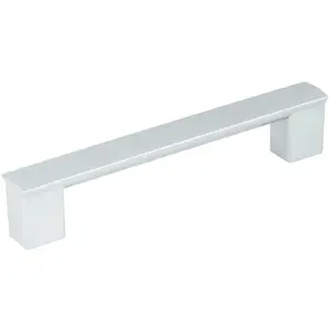 Nábytková úchytka Porta 128 mm plast stříbrná