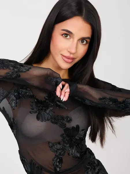 Čierne čipkované body