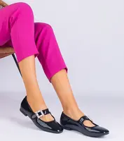 Gemre Black patent ballerinas decorated with a Furseda buckle