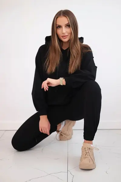 Mikina s kapucí černé barvy