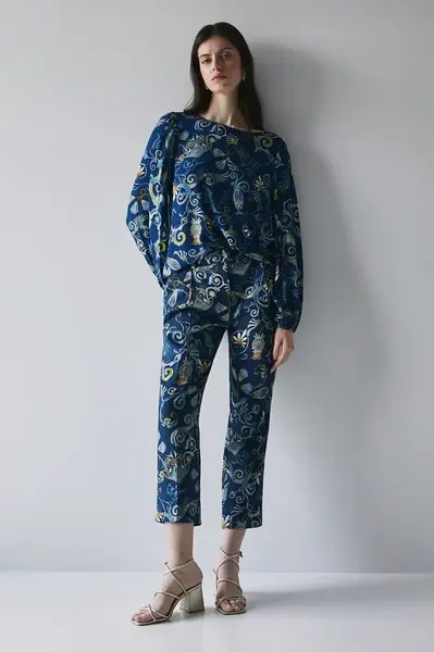 Blúzka Medicine tmavomodrá farba, vzorovaná