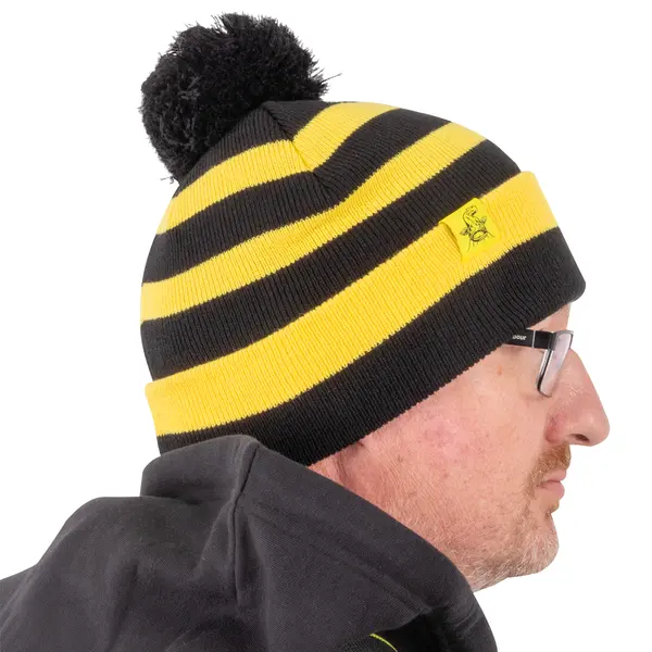 Black cat čepice bobble hat