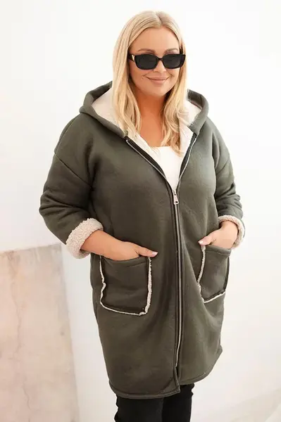 Kesi Włoski Dámská bunda Plus Size s kapucí a kapsami zateplená beránkem khaki