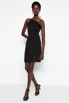 Večerní šaty Trendyol Black Body-Fitting Lined Woven Otriches