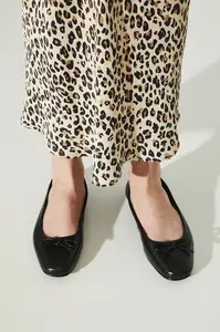 Kožené baleríny Medicine